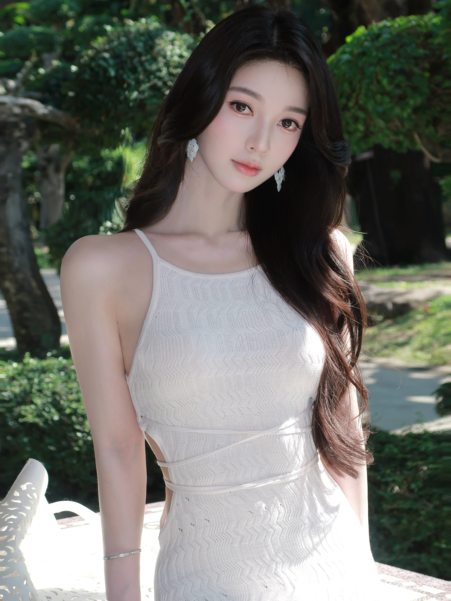 25032403