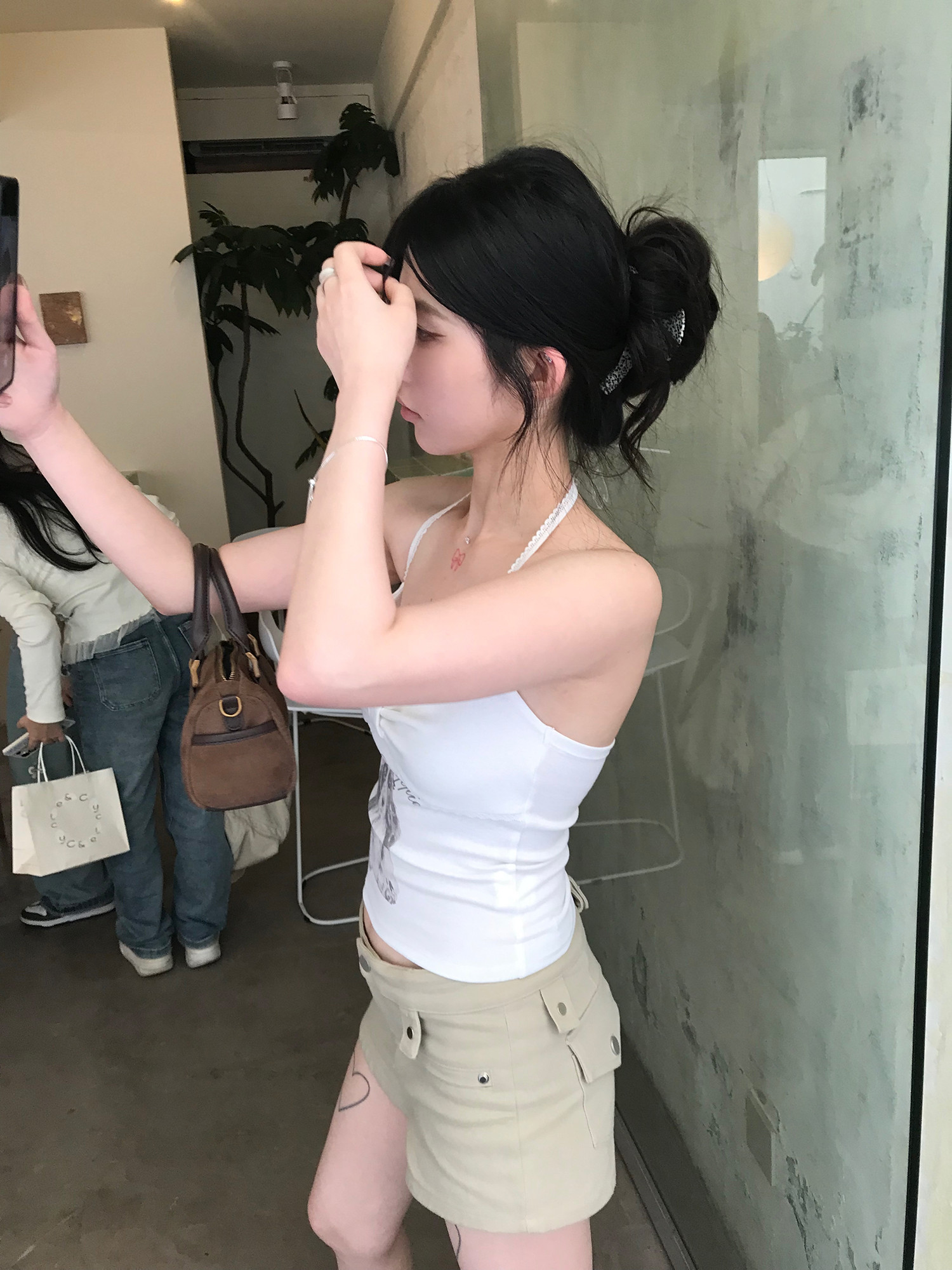 25042812