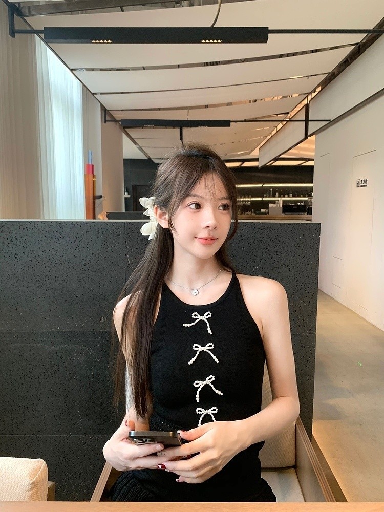 25050216