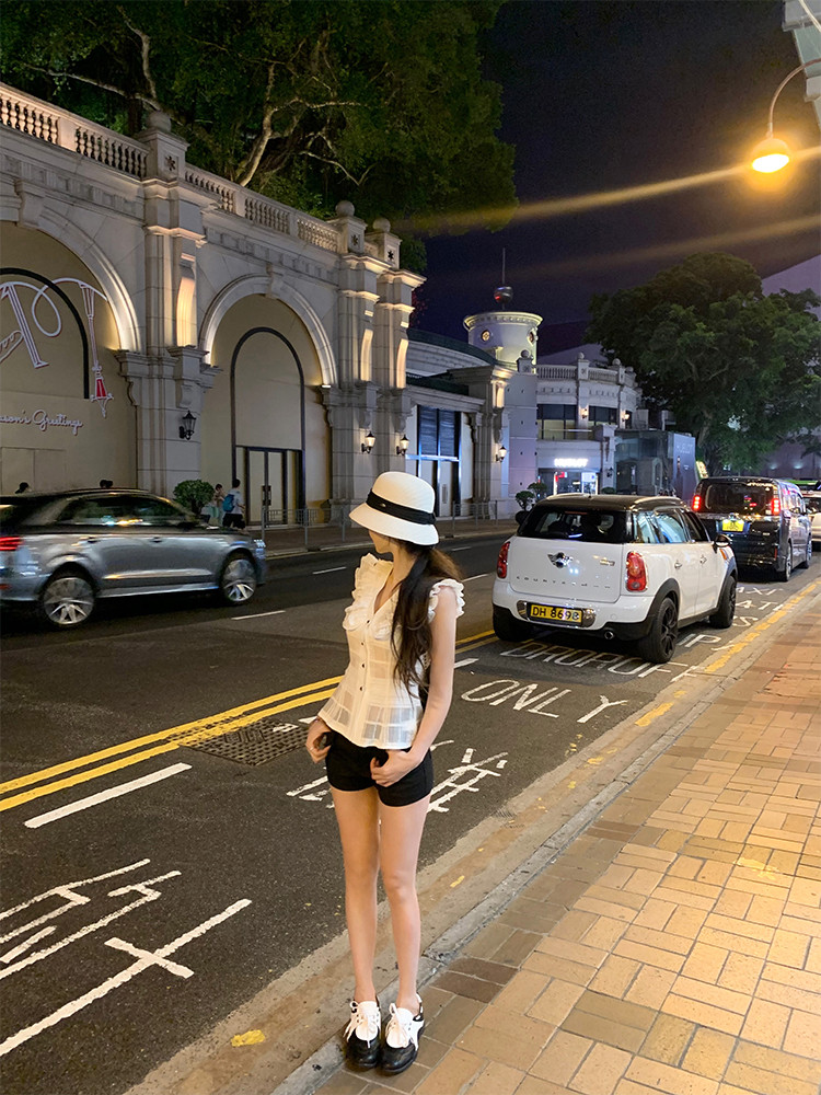 25050208