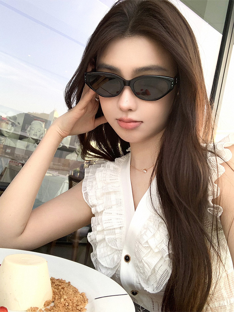25050208