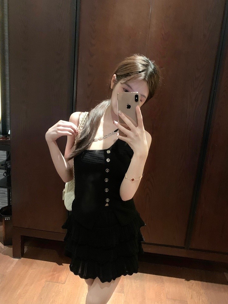 25050220
