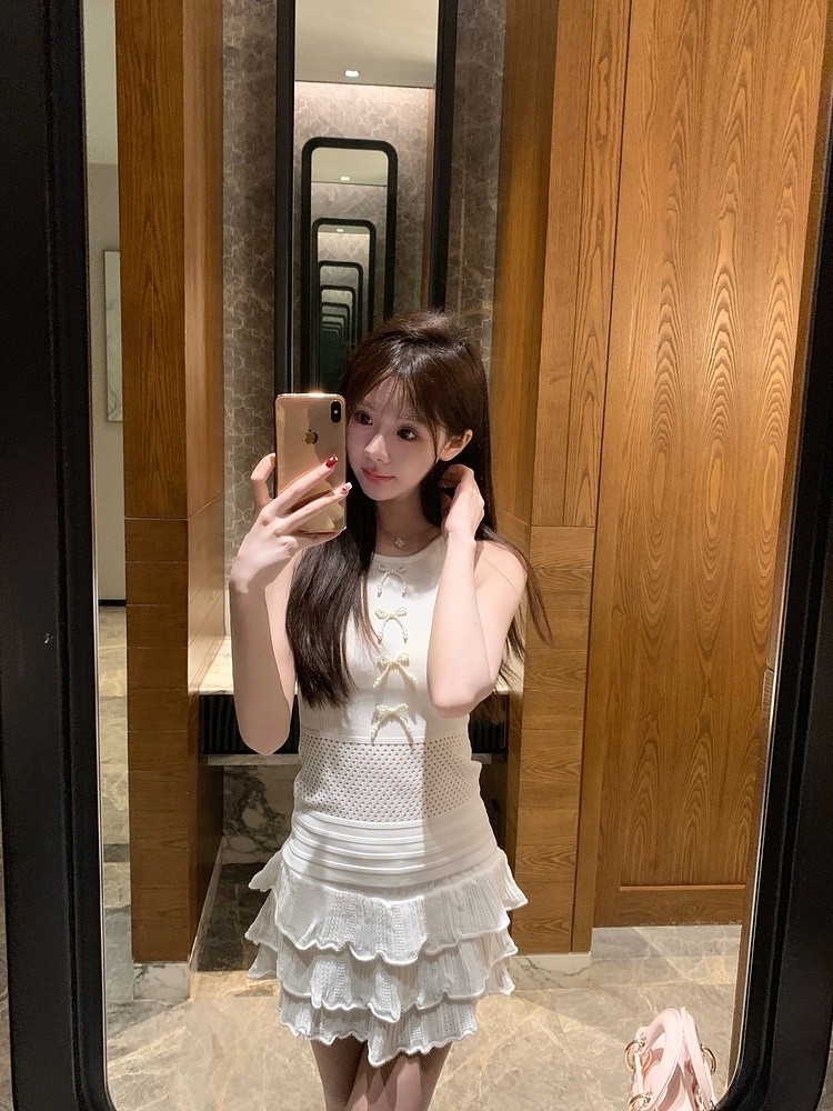 25050216