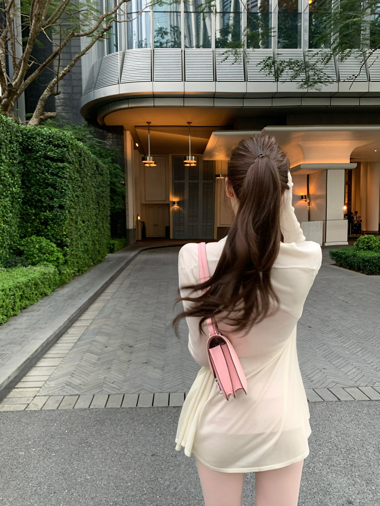 25050219