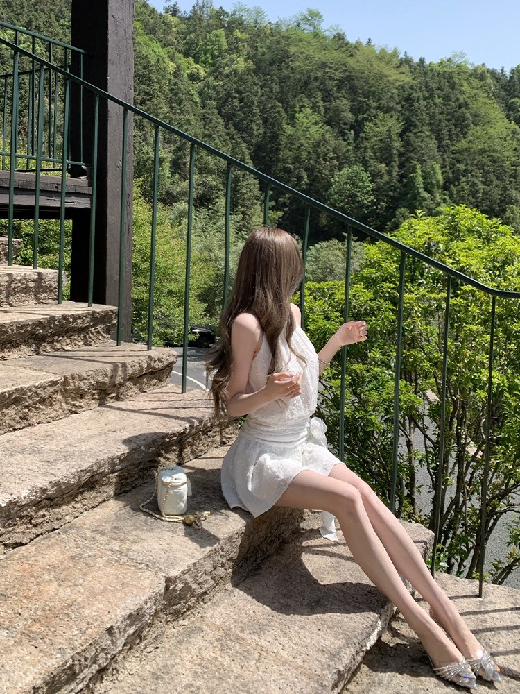 25050512