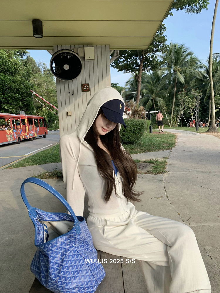 25050525