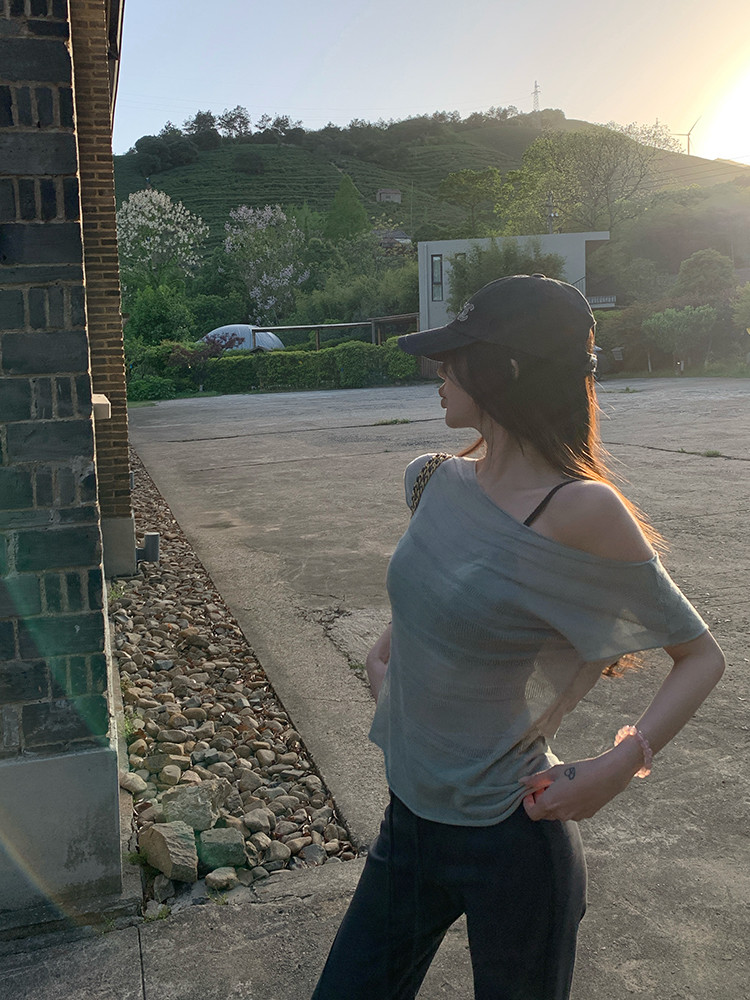 25050517