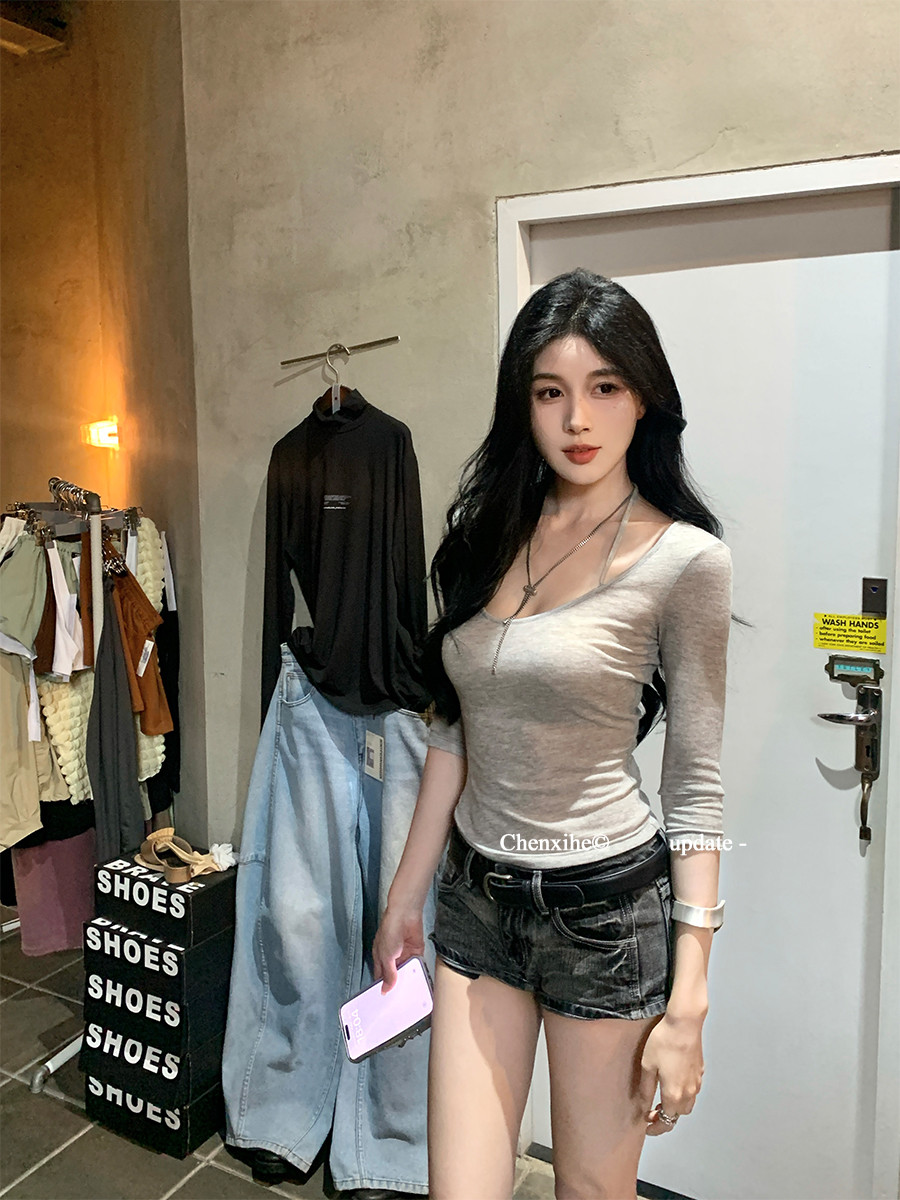 25050521