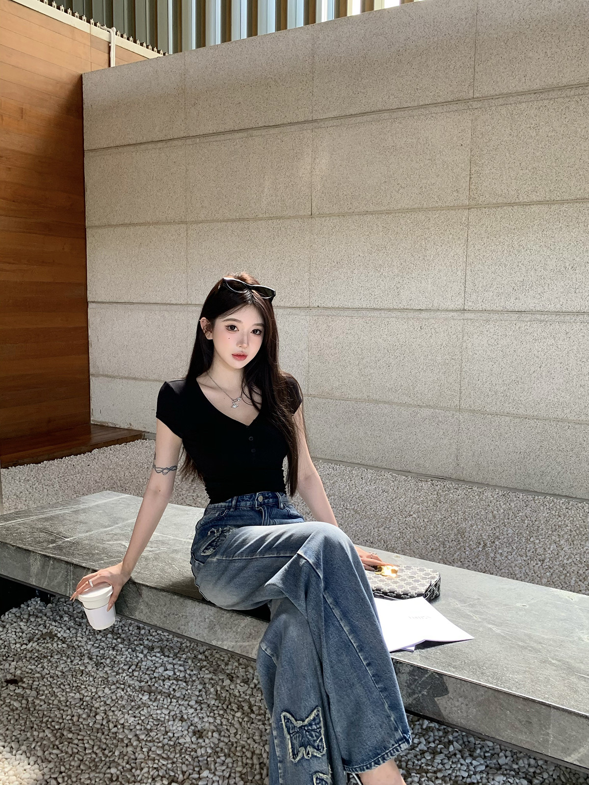 25050813
