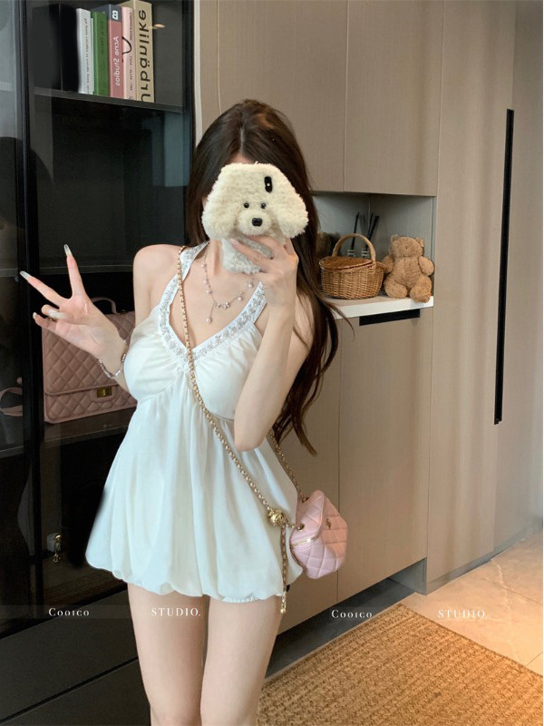 25050811