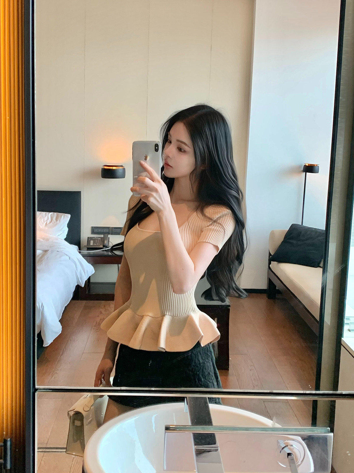 25050807