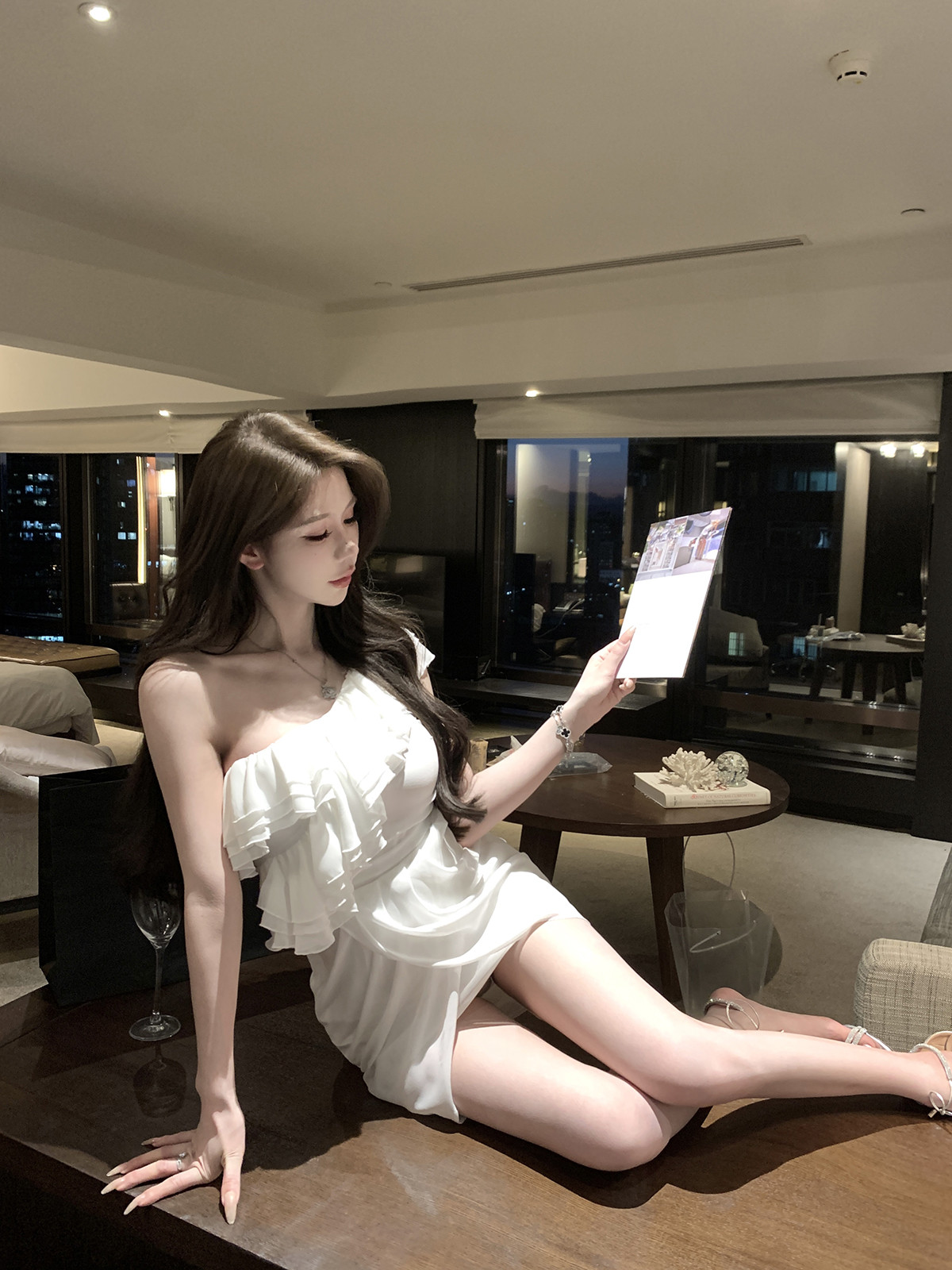 25051106