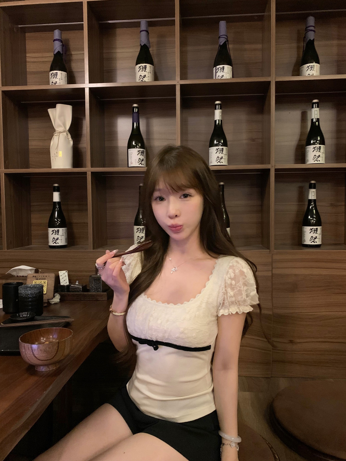 25060703