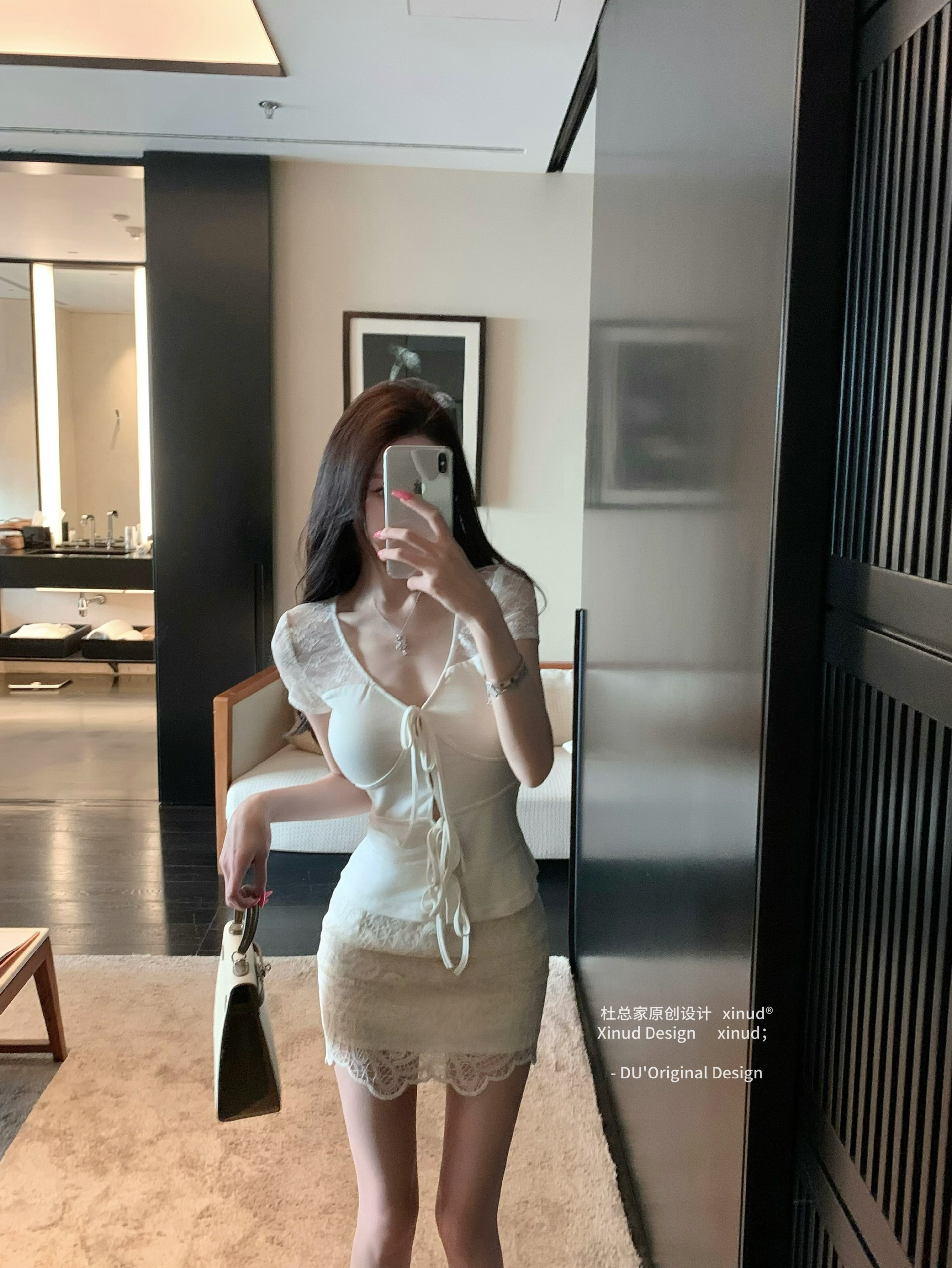 25061915