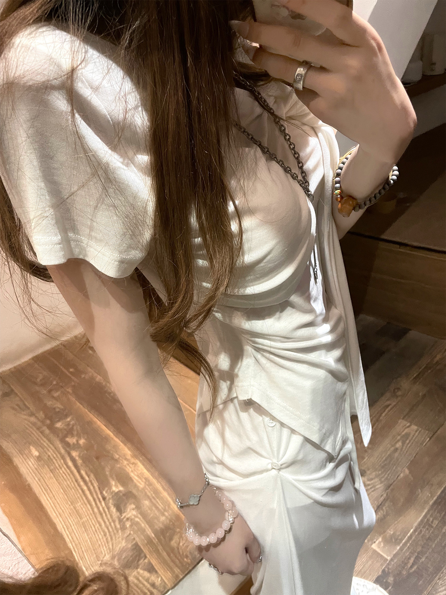25061913