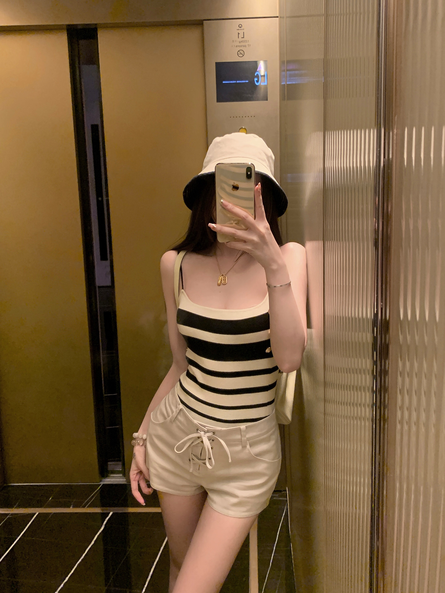 25061907